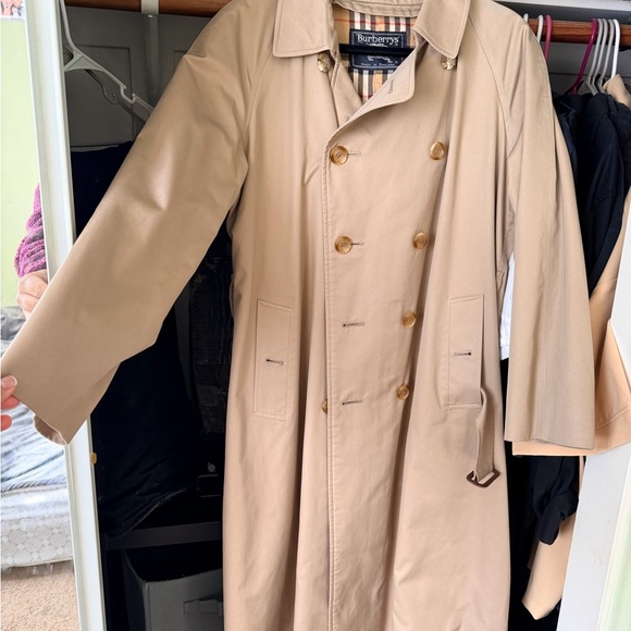 Burberry WOMEN’s Tan Trench Coat - Picture 2 of 8